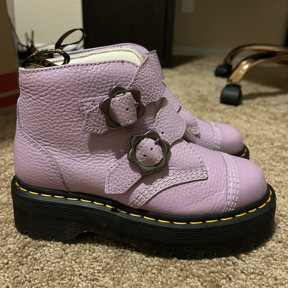 Doc Marten Devon Flower Boots